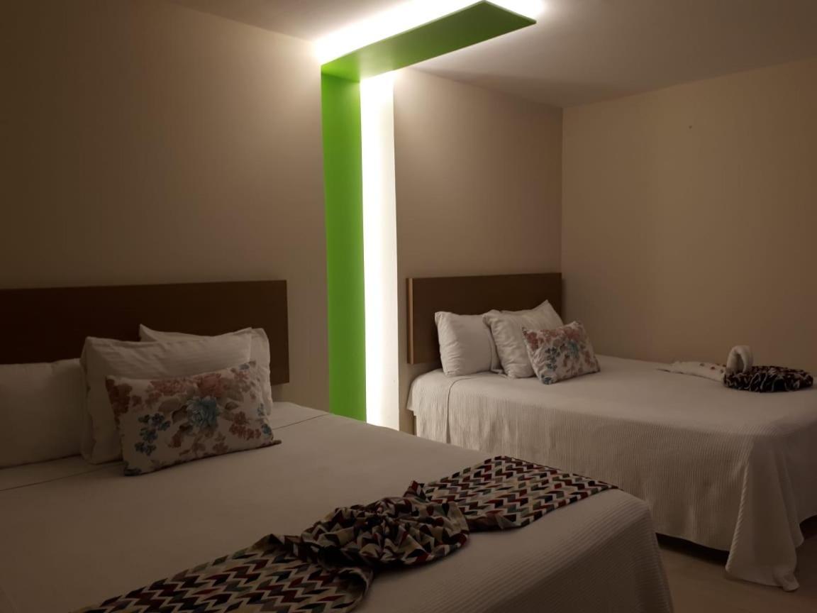 Brisas 10 Beachside Suites Cancún Exterior foto