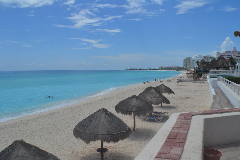 Brisas 10 Beachside Suites Cancún Exterior foto