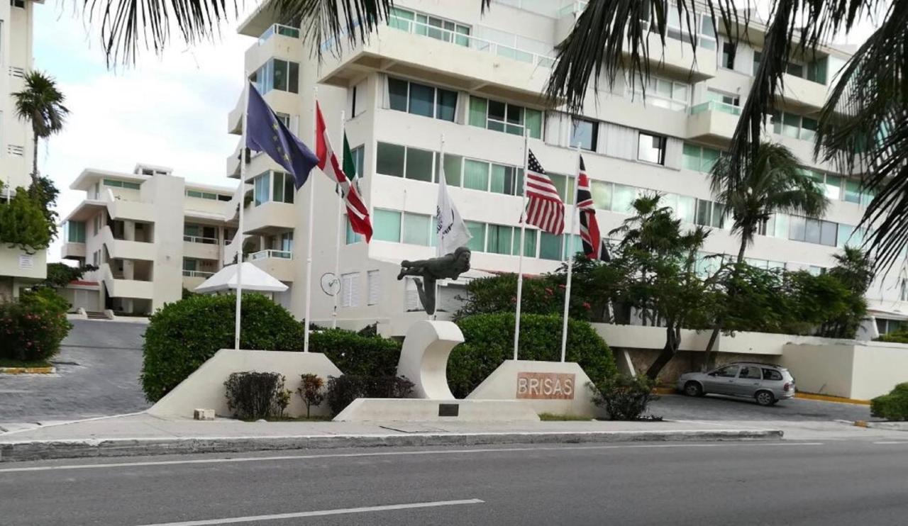 Brisas 10 Beachside Suites Cancún Exterior foto