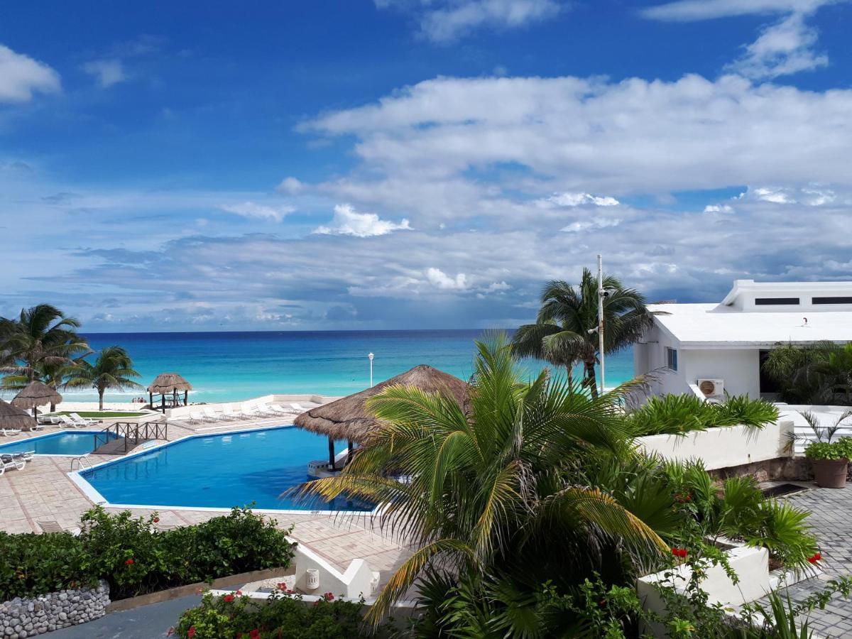 Brisas 10 Beachside Suites Cancún Exterior foto