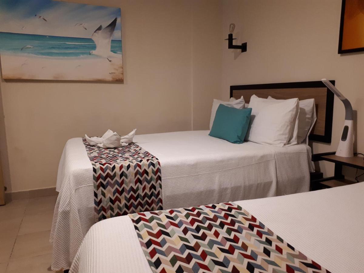 Brisas 10 Beachside Suites Cancún Exterior foto
